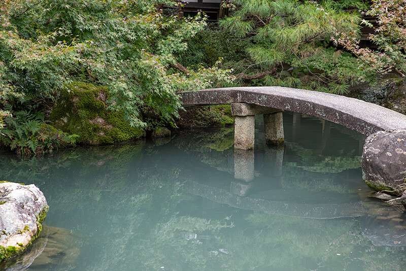 相阿弥の庭　跨龍橋