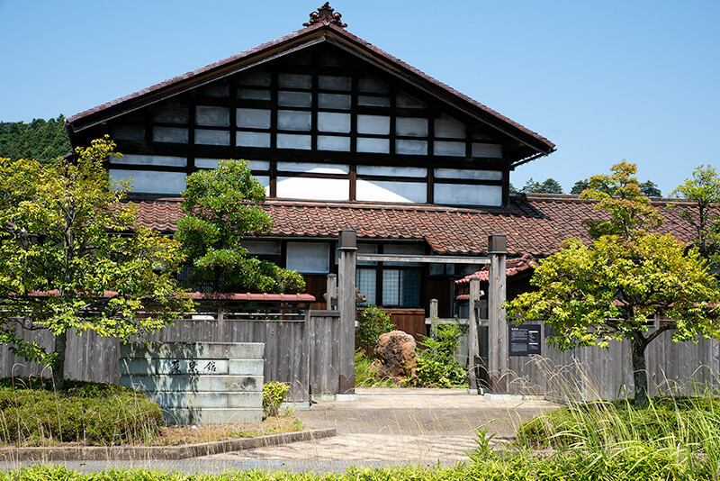蘇梁館　正面