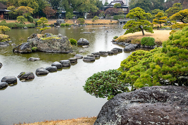 沢飛石