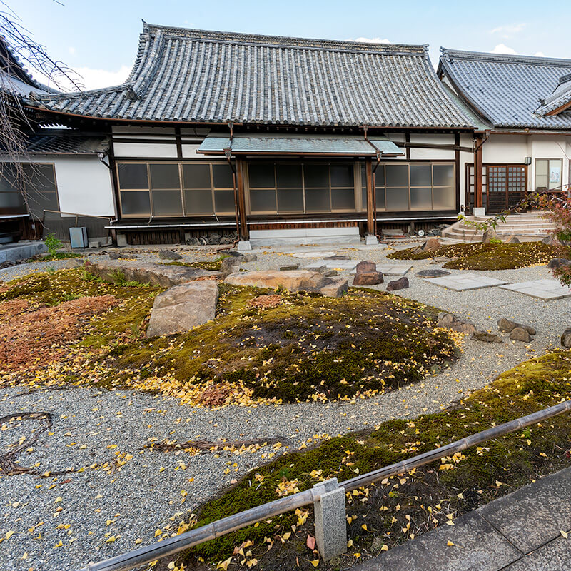 苔と石で「屋島壇ノ浦の戦い」を表現