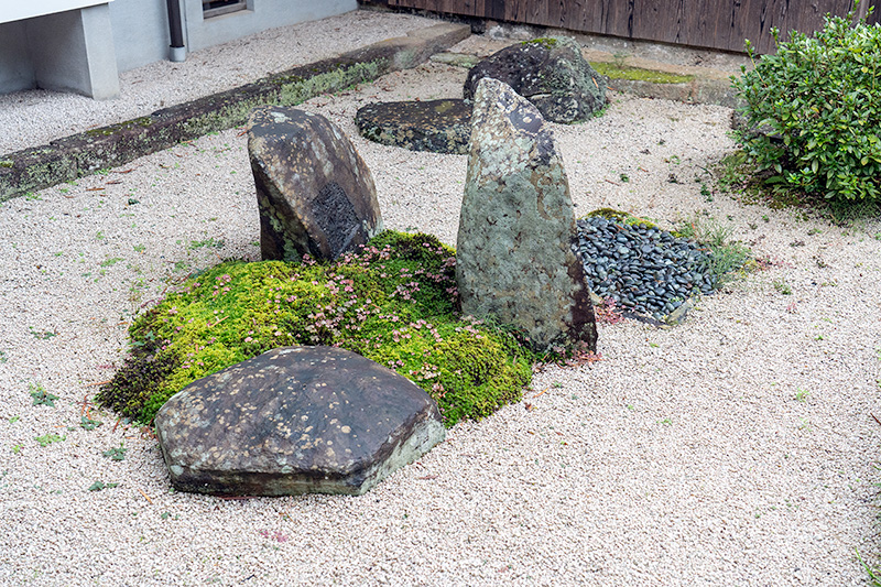 鶴石組のような意匠