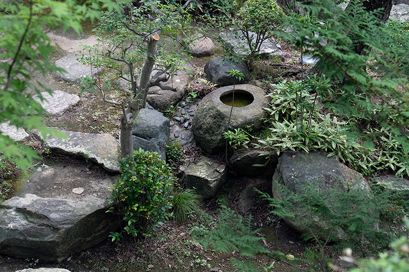 手水鉢