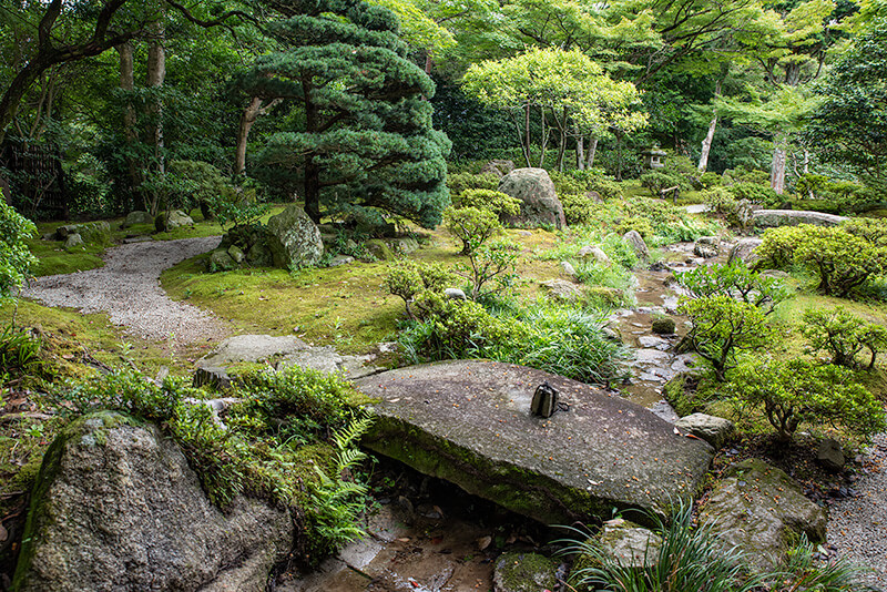 中離宮の遣水