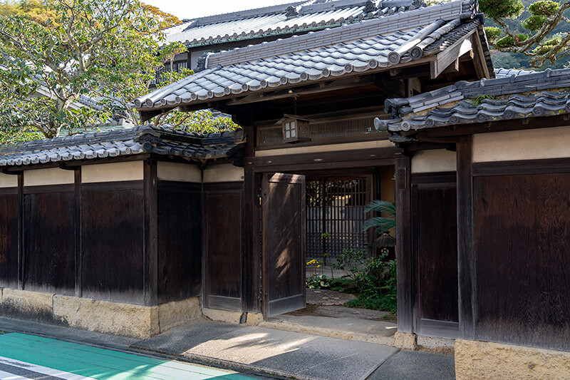田淵家　正門