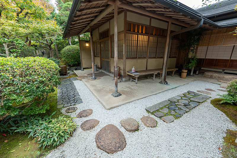 対鳳庵
