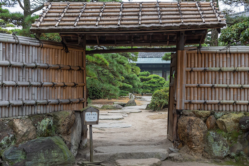 披雲閣庭園　入り口