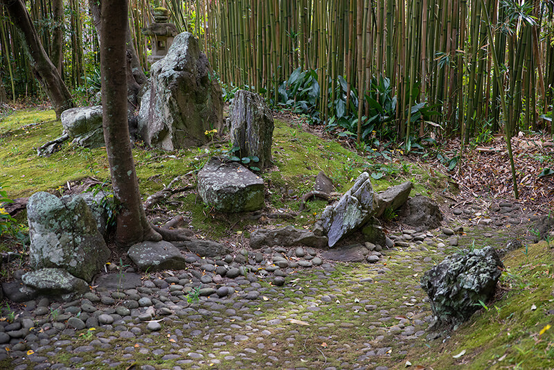 枯滝石組