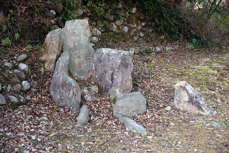 枯滝石組