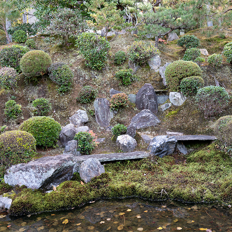 枯滝石組