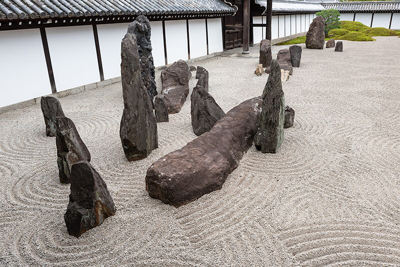 東福寺　南庭（別角度から南庭を眺める）