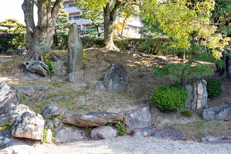 遠山石