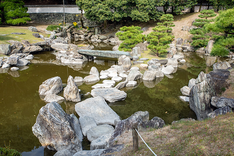 沢飛石