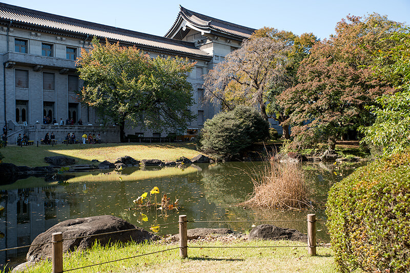 東京国立博物館の本館を望む