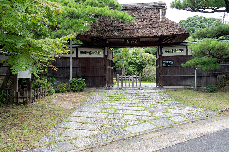 正門