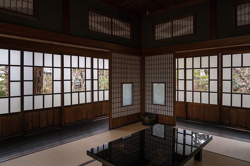 離れ