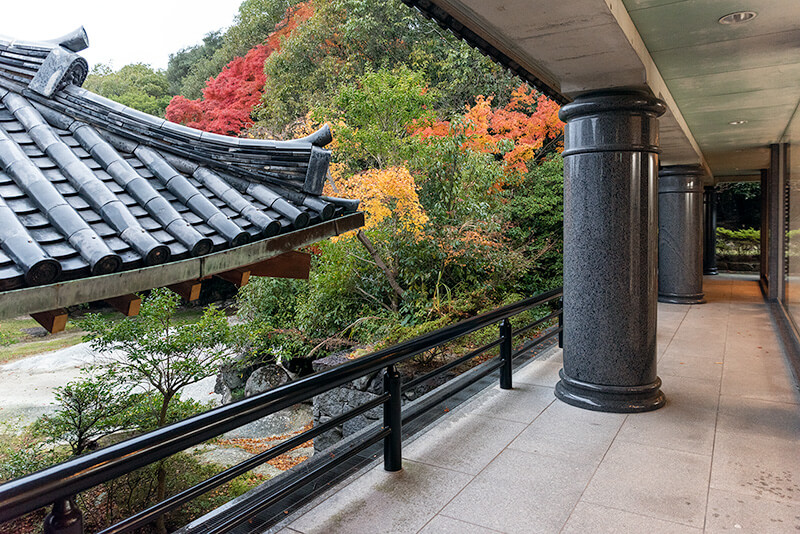 宝物館のテラス
