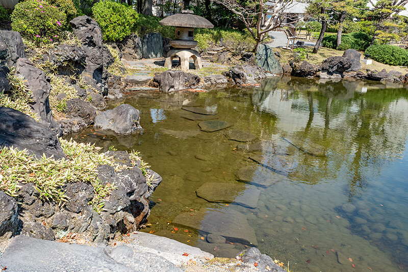 沢飛石