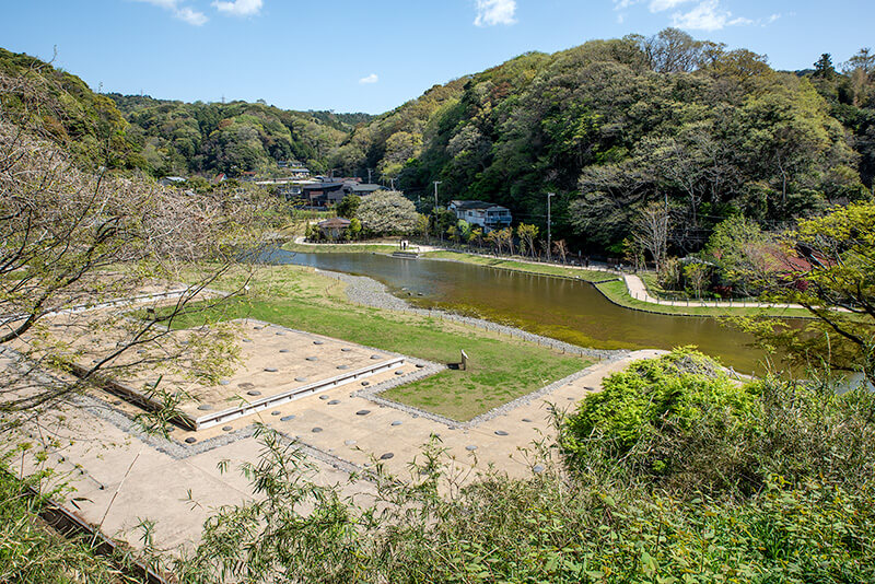 展望台から永福寺を見下ろす