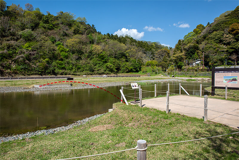反橋が架けられていた跡地