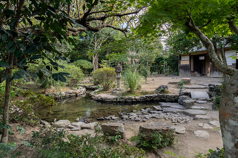 流水式池泉庭園