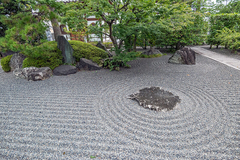 3石の岩島