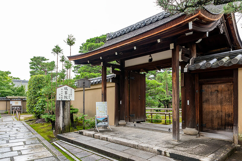 瑞峯院　山門